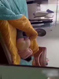 叔嫂乱伦,趁大哥不在家下药迷奸新婚嫂子,逼这么松婚前肯定被很多人操