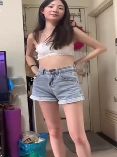 真实姐弟姐姐是内衣寄拍模特每次帮她拍照我都会起反应姐姐睡觉对着她撸