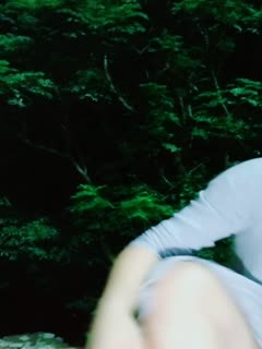 渣女来袭全程露脸户外激情啪啪，性感好身材给大哥口交大鸡巴，站着被后入爆草抽插玩弄菊花高潮!!